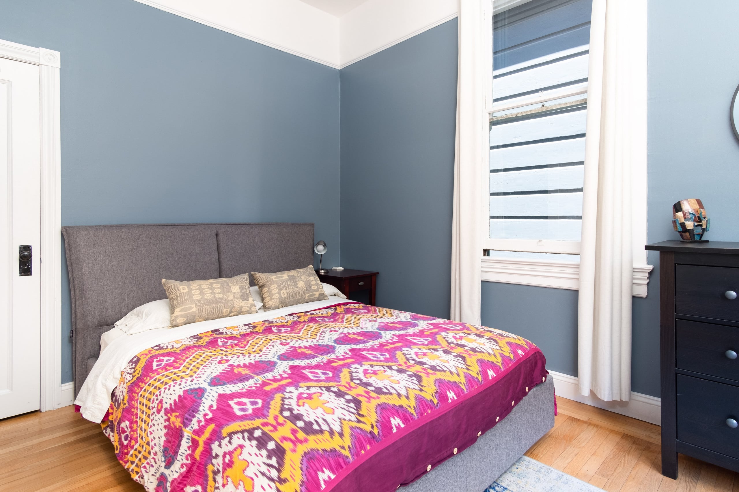 Home in San Francisco · ★4.99 · 3 bedrooms · 3 beds · 1 bath - Image 12