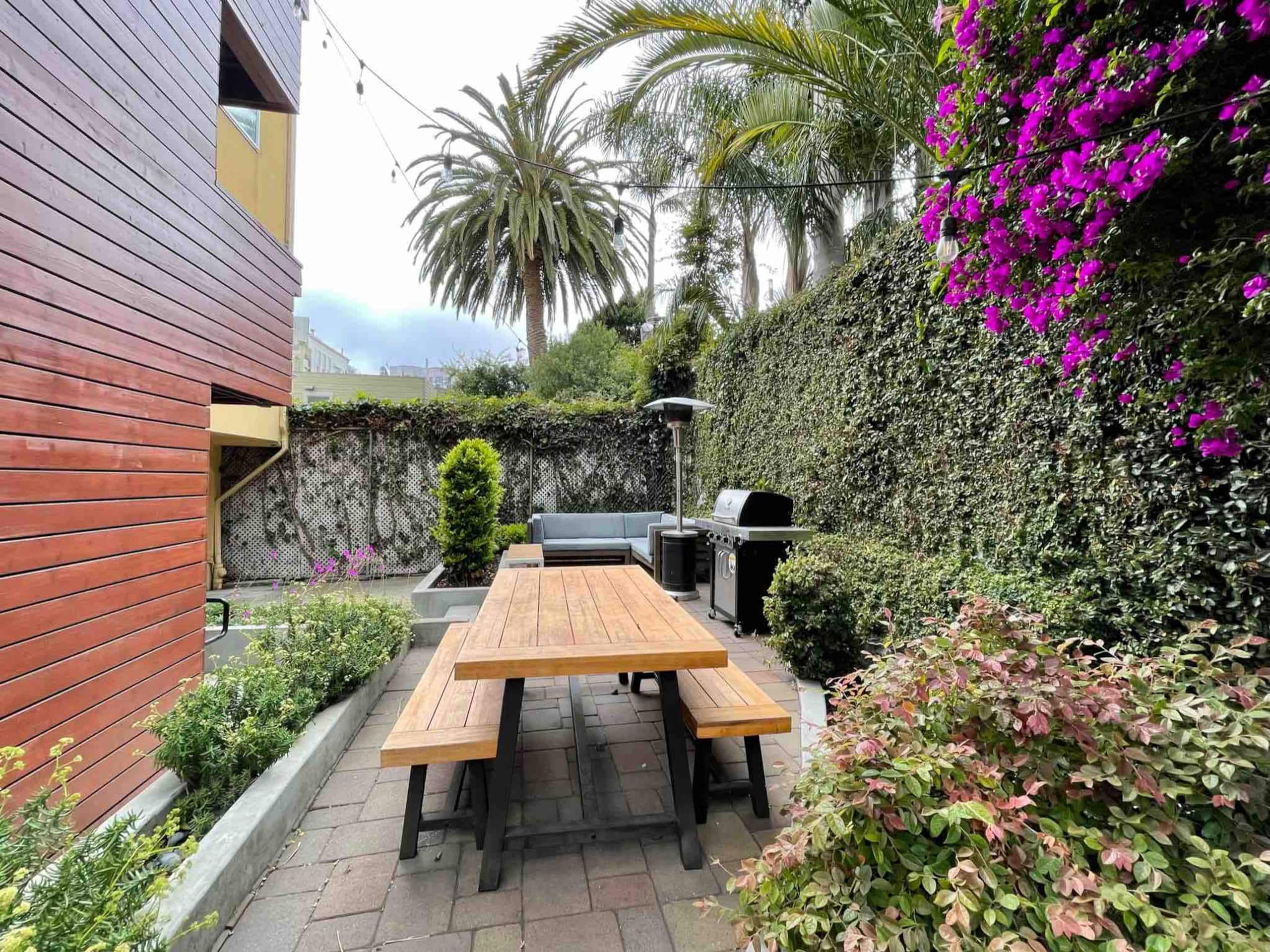 Condo in San Francisco · ★4.8 · 2 bedrooms · 2 beds · 1 bath - Image 45