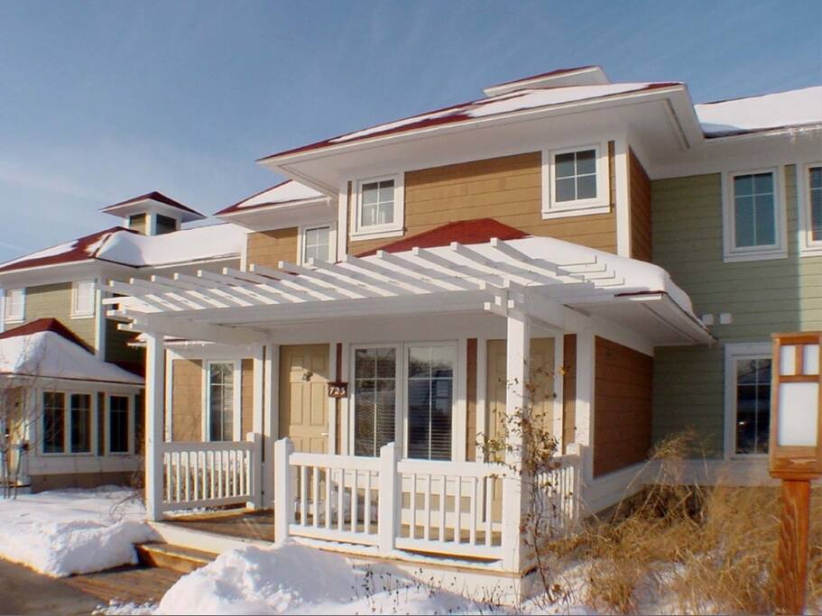 Crystal Mountain Top Condo Houses for Rent in Thompsonville, Michigan