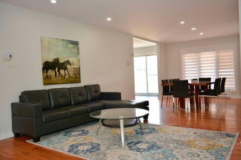 Large 4 Bedroom, minutes from Parliament