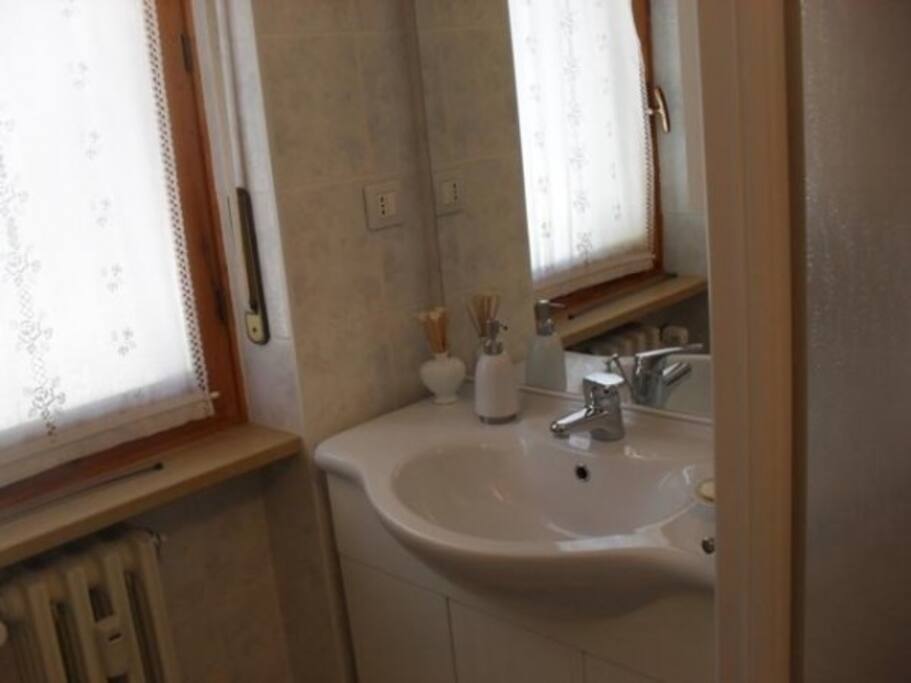 Bagno recentemente ristrutturato