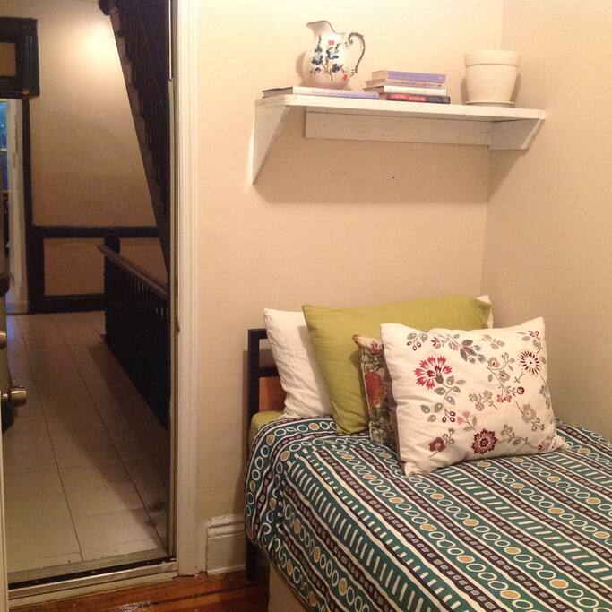 Room with its private entrance