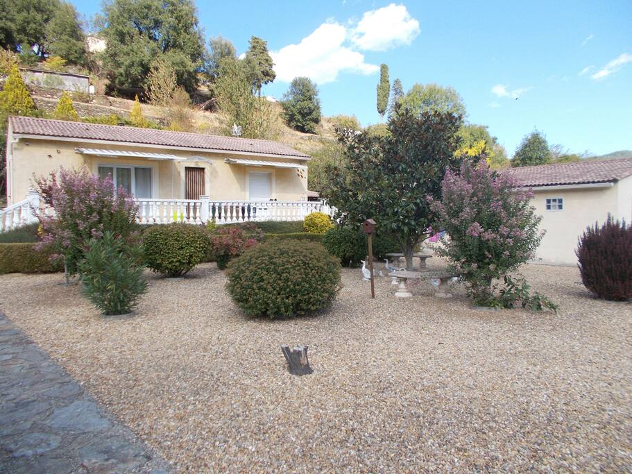 Le jardin et la maison