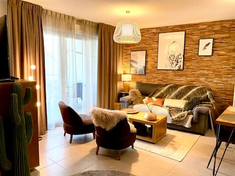 Top Airbnb: Le cocon des remparts - air conditioning, terrace and parking in Avignon