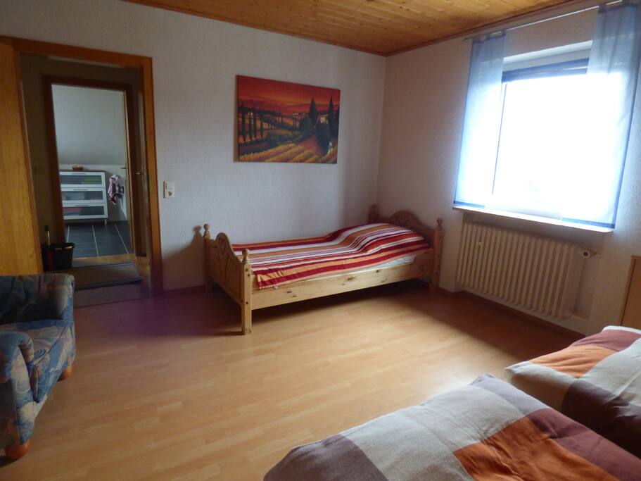 Einzelbett im Schlafzimmer