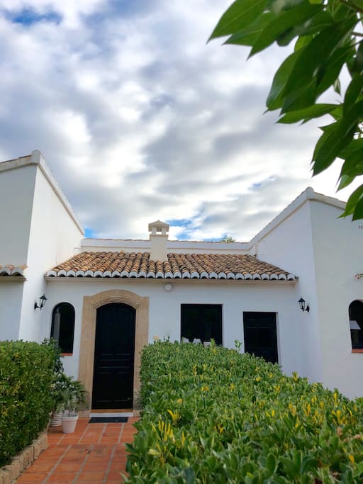 house exterior main entrance