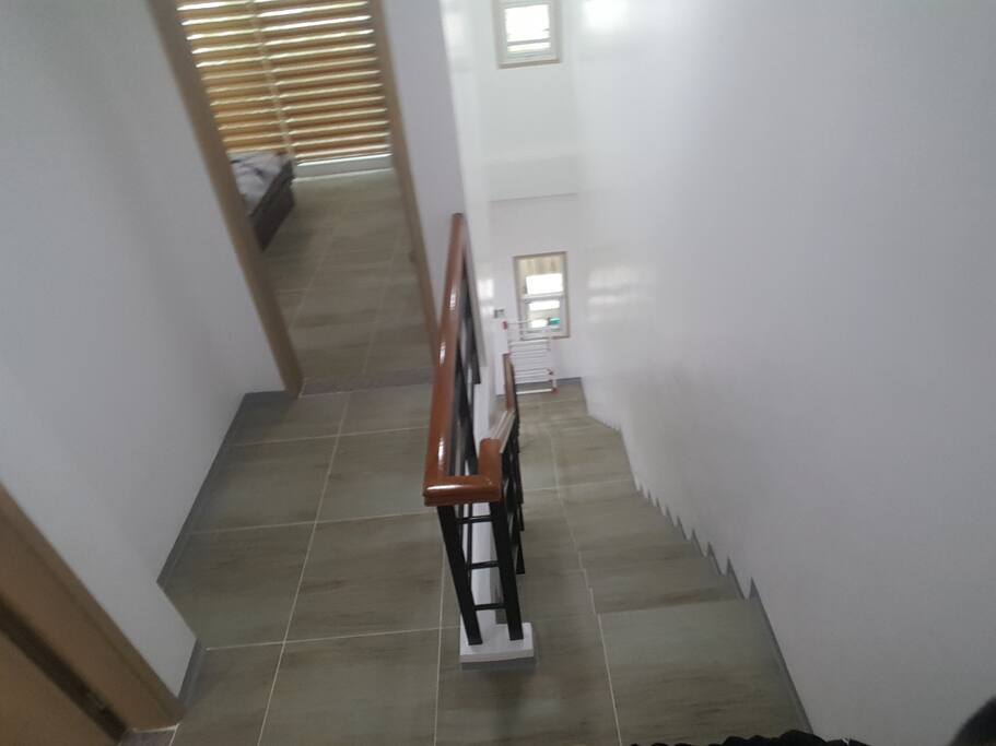 2층 계단 2ND FLOOR STAIRS