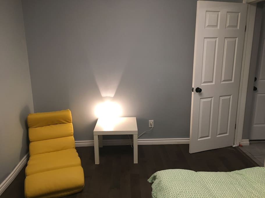 Another angle, looking at the door. Outside this room, it's the hallway, with 2 bunny cages, and a stair leading to second floor bedroom, where 4 cats reside.