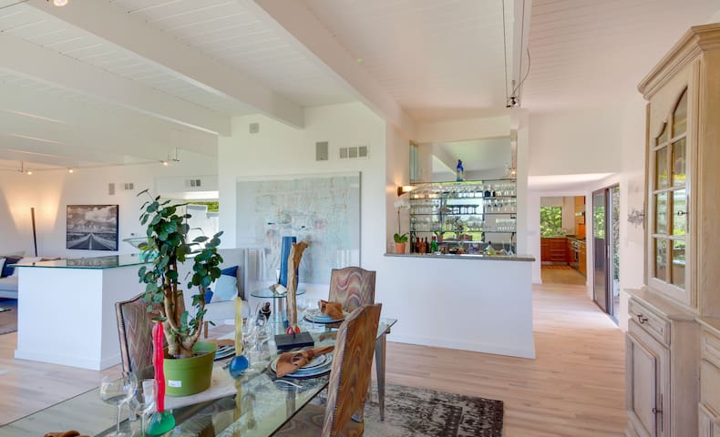 Luxury Villa in Beverly Hills/Hollywood with pool. gallery image 5