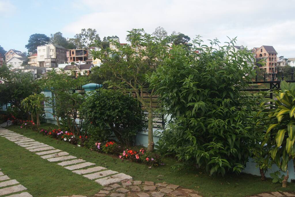 Garden & Parking
