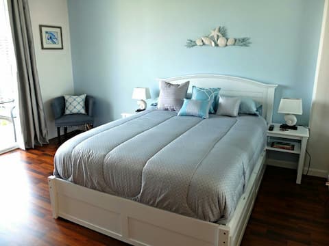 Beautiful Waikiki Ocean View Studio