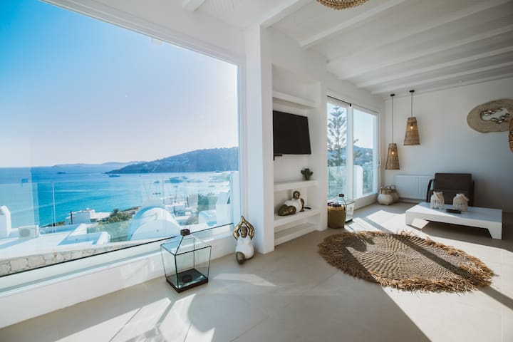 SeaCode Villas, White Villa