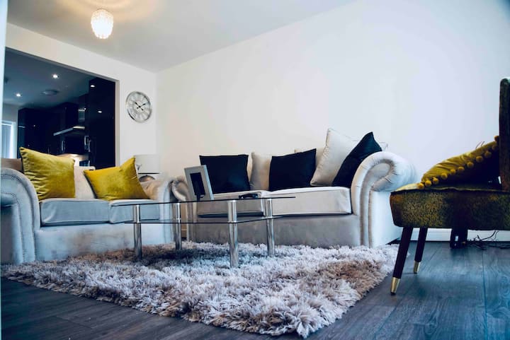 3 Beds Near City Center & Man City Stadium - Manchester