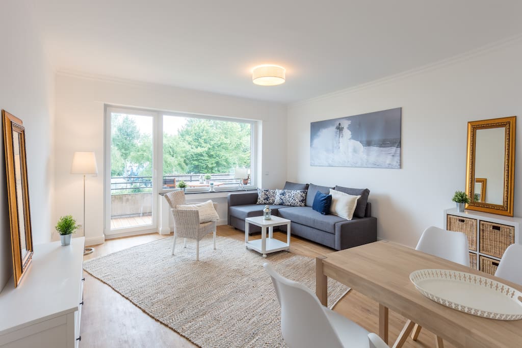 Das Wohnzimmer mit Essbereich