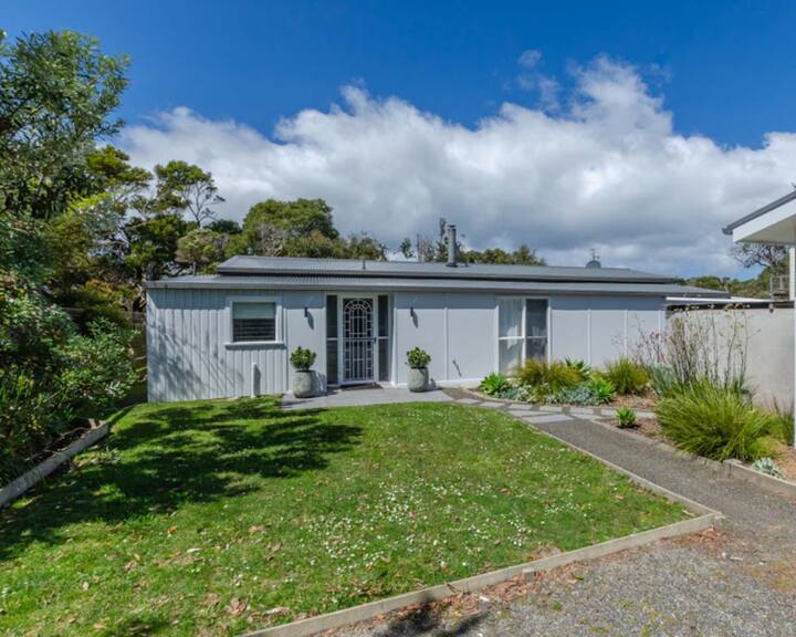 Rosella Cottage Waratah Bay Houses for Rent in Waratah Bay, Victoria