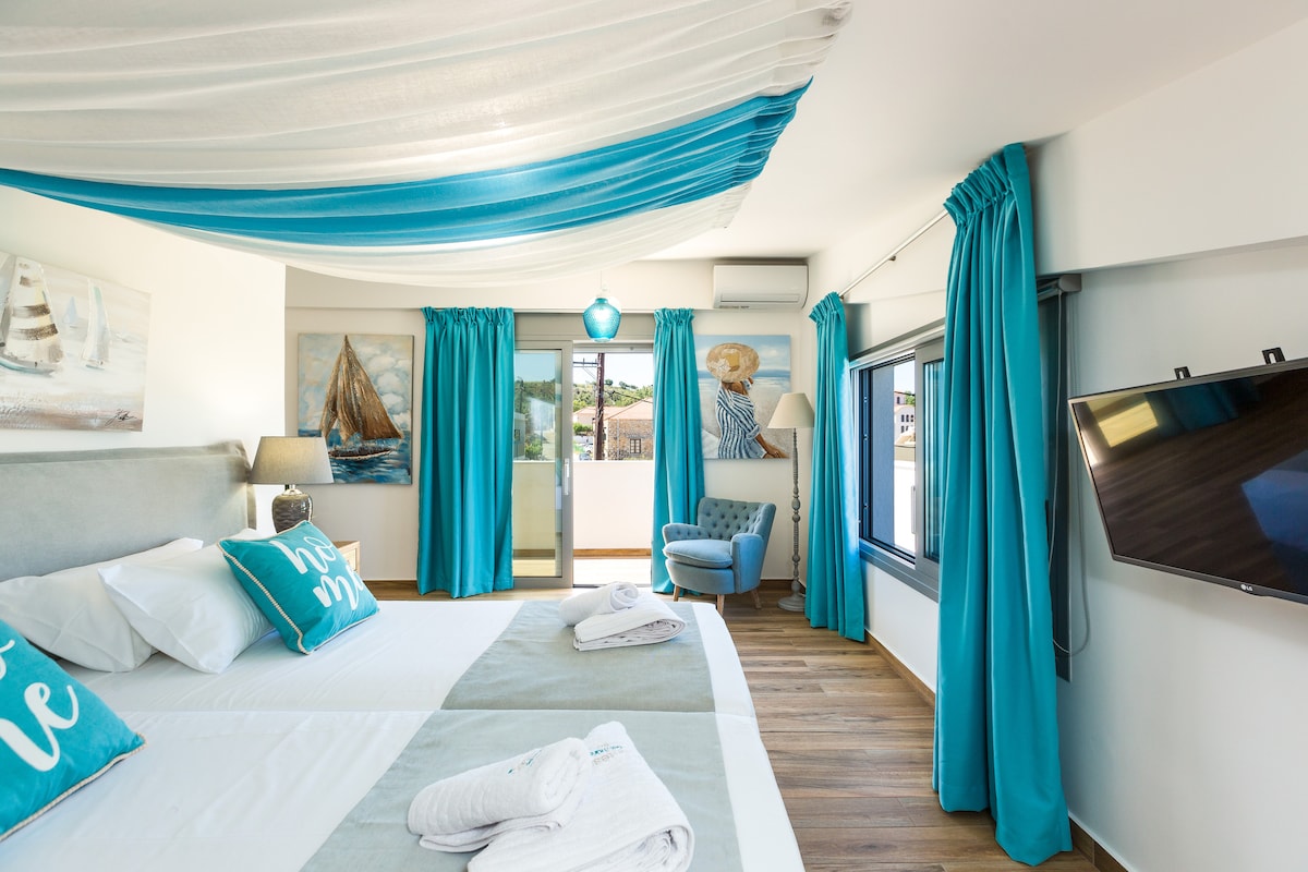 Bedroom with 2 single beds on the second floor (loft)