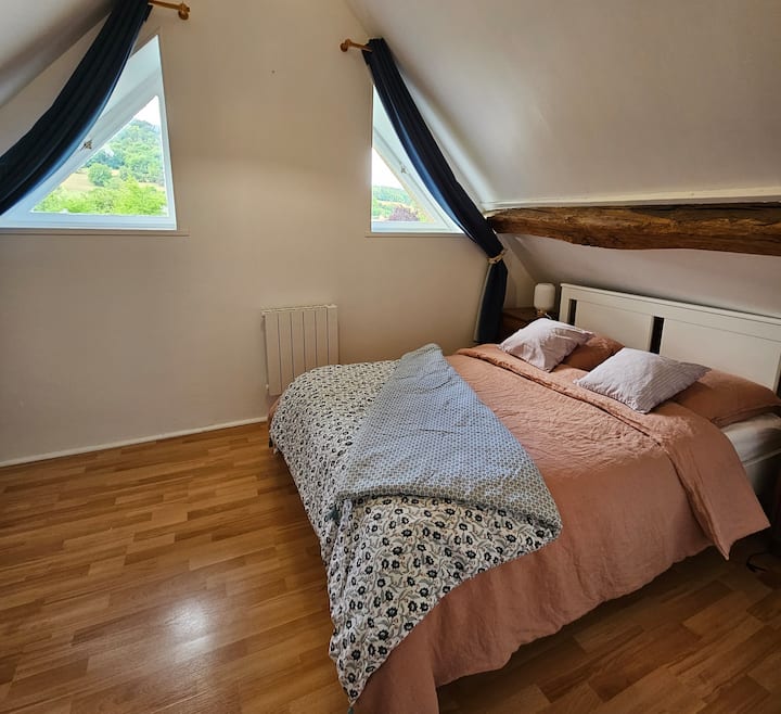 The 2nd master bedroom with a baby bed 