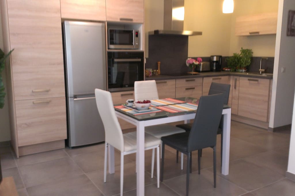 Cuisine : avec lave-vaisselle,lave-linge