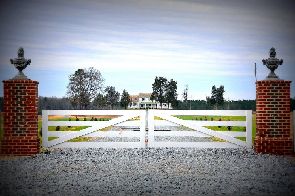 Gate