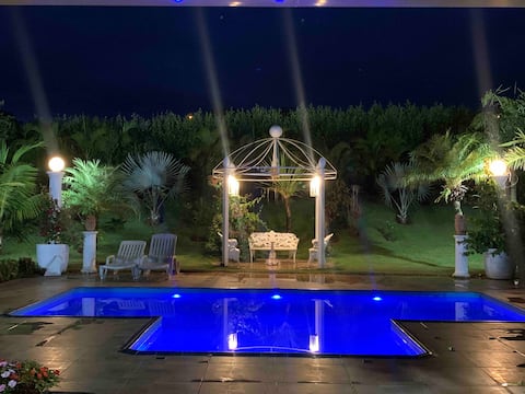 Imóvel de sucesso: Chácara Recanto Dona Quita, in a gated community em Trindade