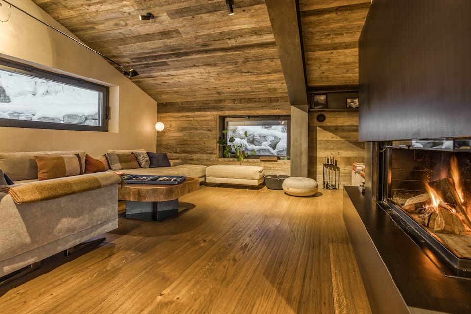 Chalet on the Rocks, above Chamonix, Chamonix, Auvergne-Rhône-Alpes, France, photo 5 of 10