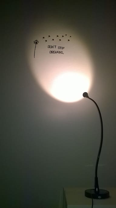 un particolare nella stanza...