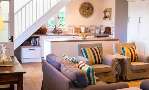 Brail Barn and separate office space Great Bedwyn