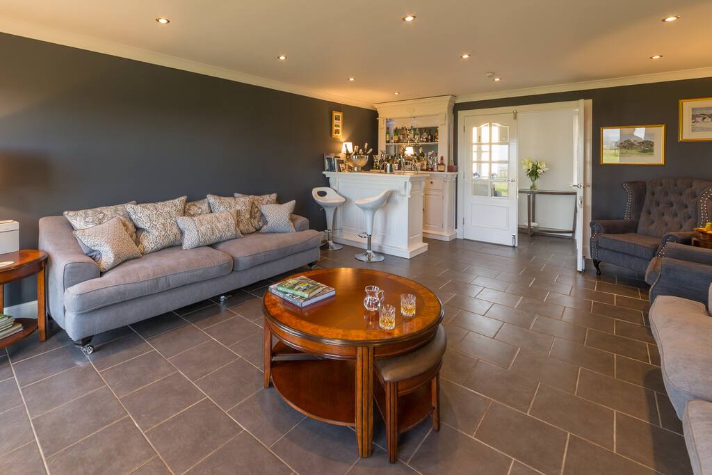 Garleton Lodge - Residents' Lounge & Bar