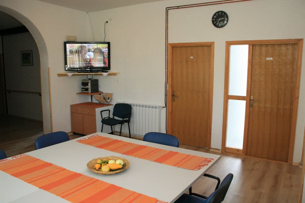 lounge, lining room