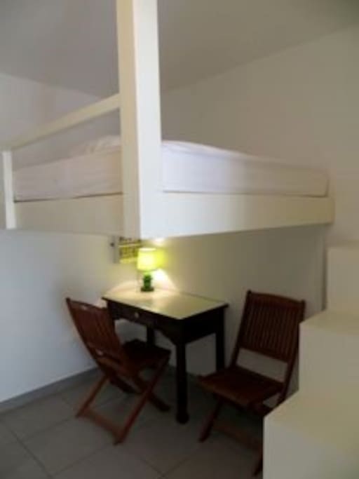 chambre climatisée lit mezzanine