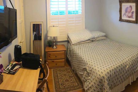 Classic Private Room in West LA