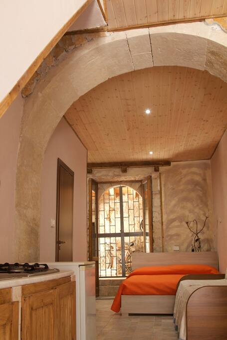 Arco in pietra