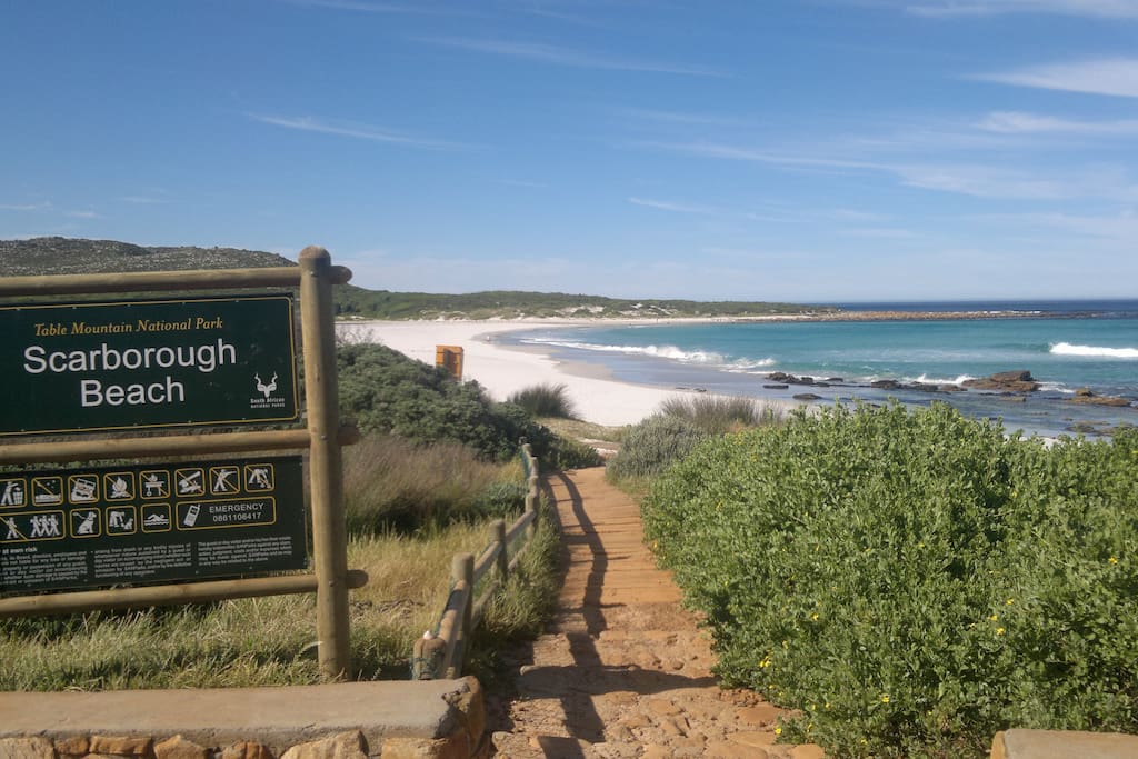 Scarborough Beach 5 minute stroll from the house