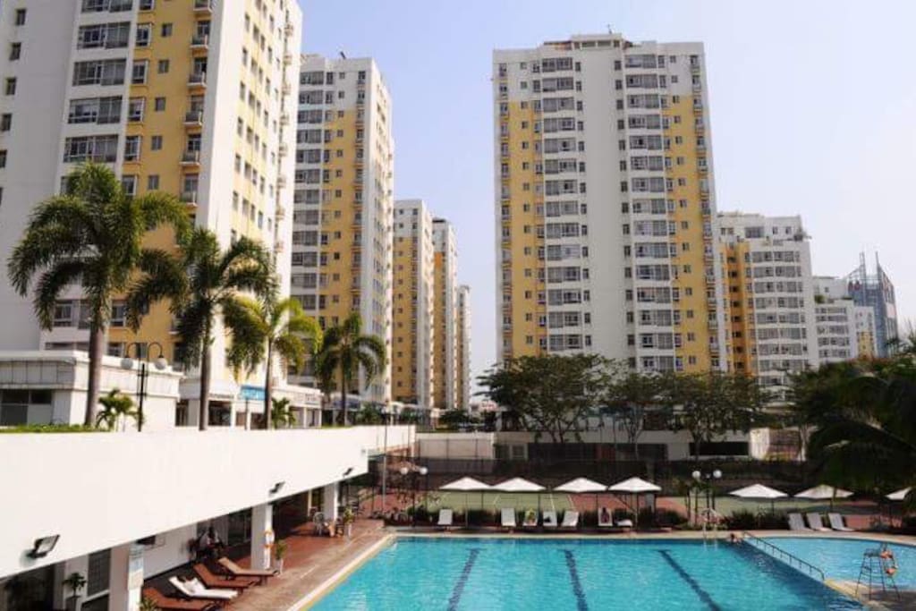 Apartment: A place to stay in Phu My Hung; new city center of Ho Chi Minh:
A modern version - aside from being dubbed as foreinger town (Korea, Japan, Euro...)
Bedroom: 2, Bathroom: 1
Usable area: 74m2, Furnished: Yes,