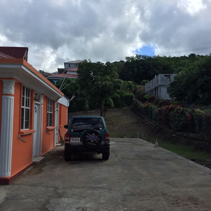 Private Driveway!