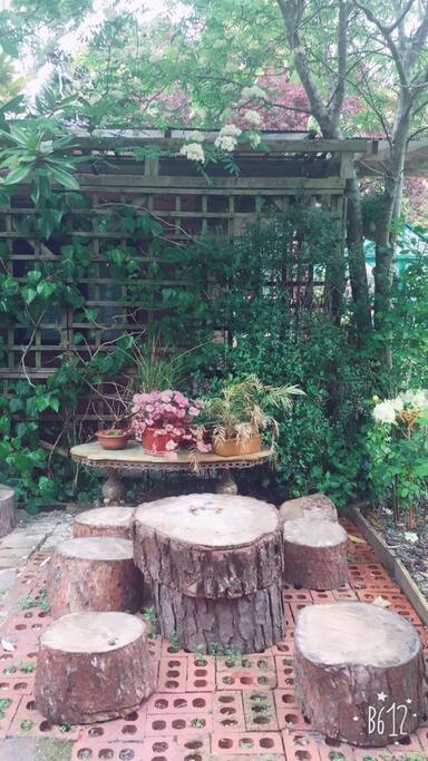 Outside setting place