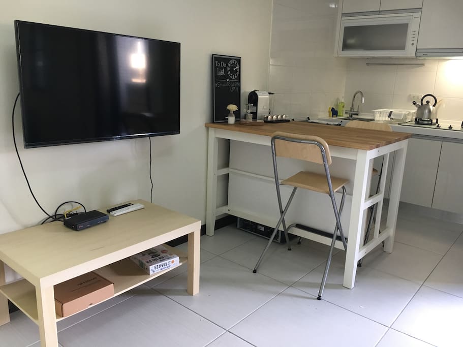 Well equipped kitchen with Nespresso Cafe machine!