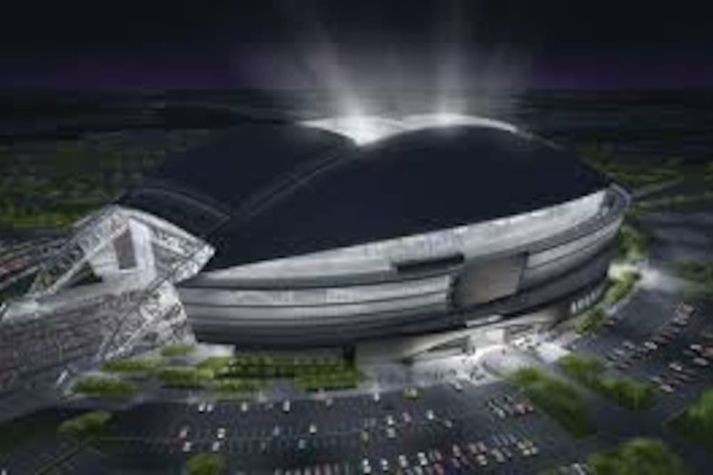 Close proximity to the Cowboy stadium. We can possibly drop off and pick up if we are in town during events at this venue.