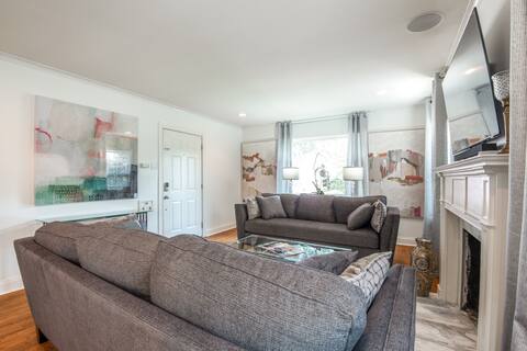 Popular Airbnb listing: Elegant, pet friendly home/upscale neighborhood in Preston Hollow