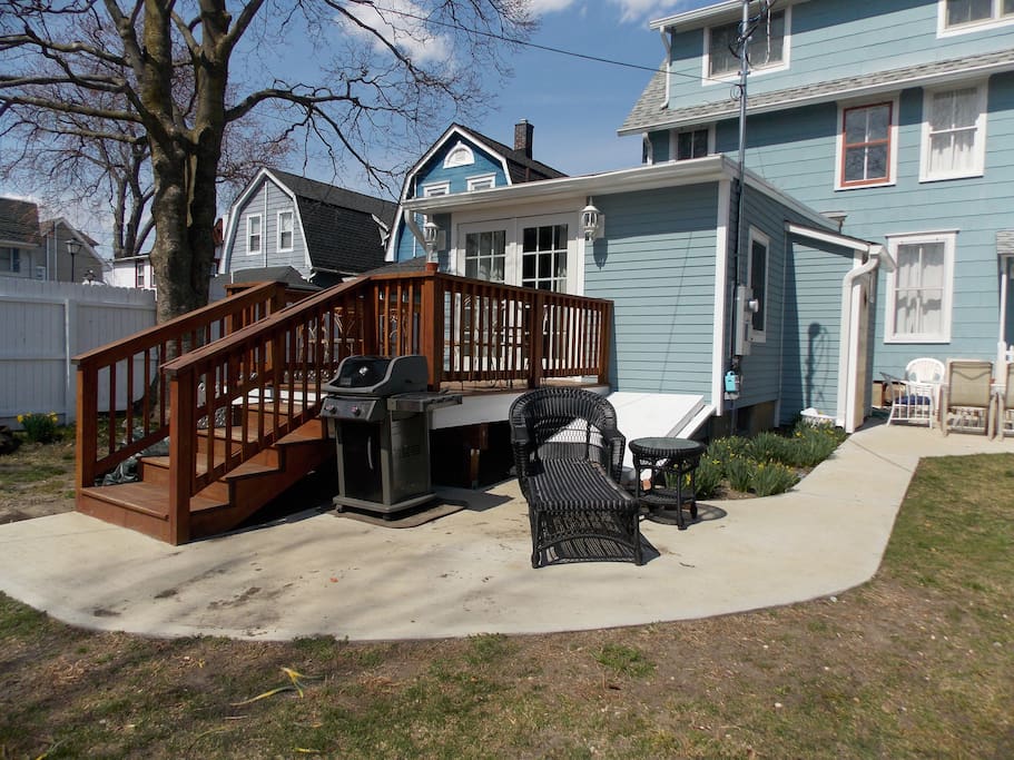 Back deck off the lounge