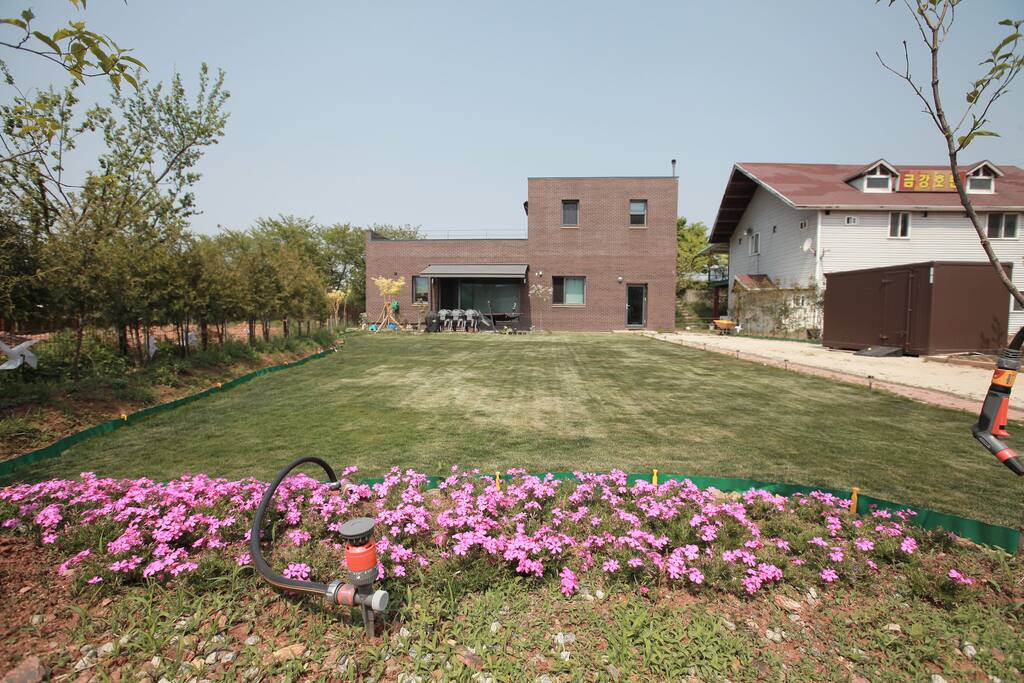 front view (게스트 Kwang Jin Jang님이 숙박 중에 찍어준 사진)