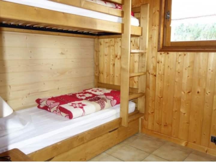 غرفة نوم للأطفال سريران بطابقين + سرير قابل للسحب