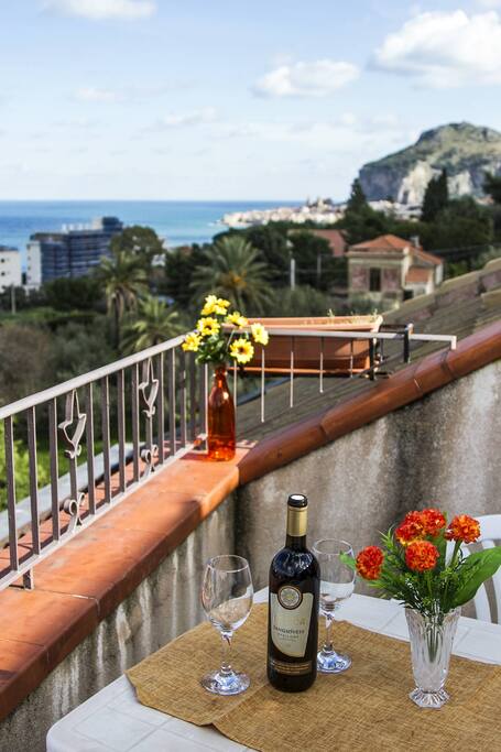 The amazing view over the sea