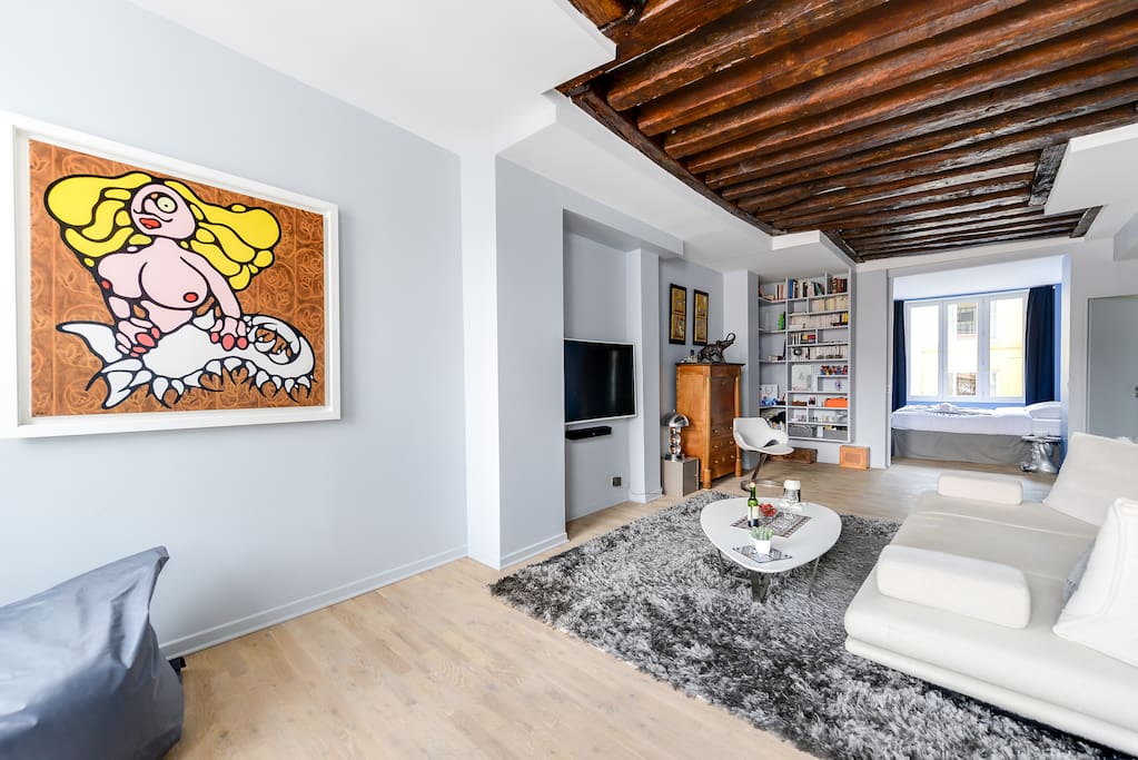 Living-room with flat-screen TV