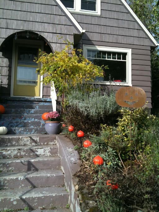 English cottage old Portland home.
