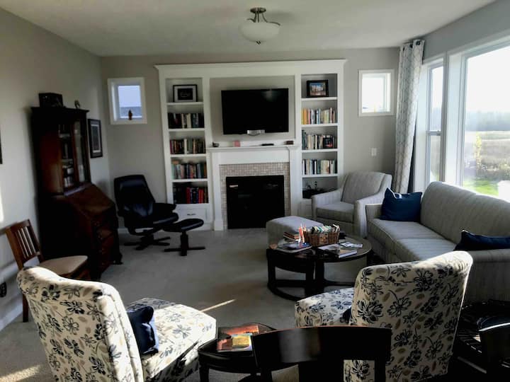 Private Room In Spacious Home. Great Get-away! - Wyoming, MI