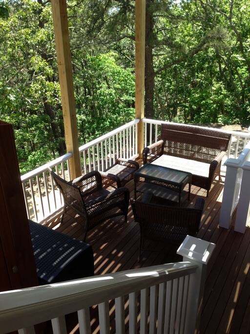 Lower Deck Seating Area