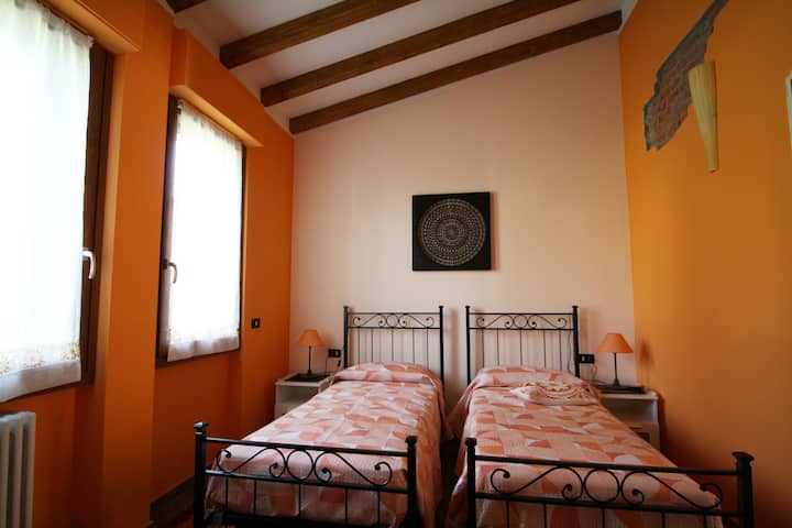 Camera doppia Arancione
