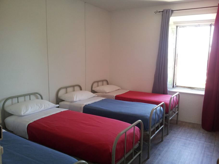 CHAMBRE DE 4