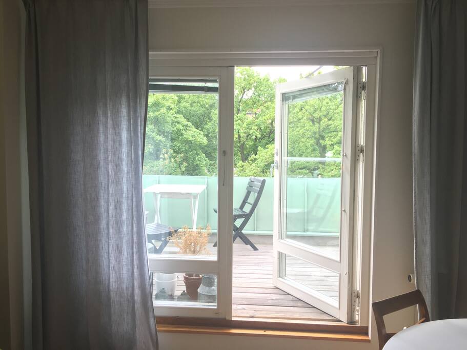 Balcony doors to roof top terrace.